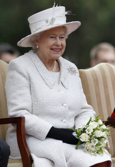 Queen Elizabeths Diamond Jubilee Tour in Wales Protested by Anti-Monarchists Queen Elizabeths Diamond Jubilee Tour in Wales Protested by Anti-Monarchists