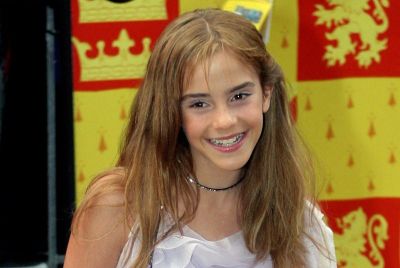 EMMA WATSON ARRIVES AT THE WORLD PREMIERE OF "HARRY POTTER AND THE CHAMBER OF SECRETS" IN LONDON 2002