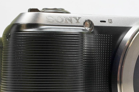 Sony NEX-F3 Compact System Camera chunky grip