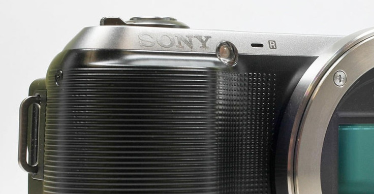 Sony NEX-F3 Compact System Camera chunky grip