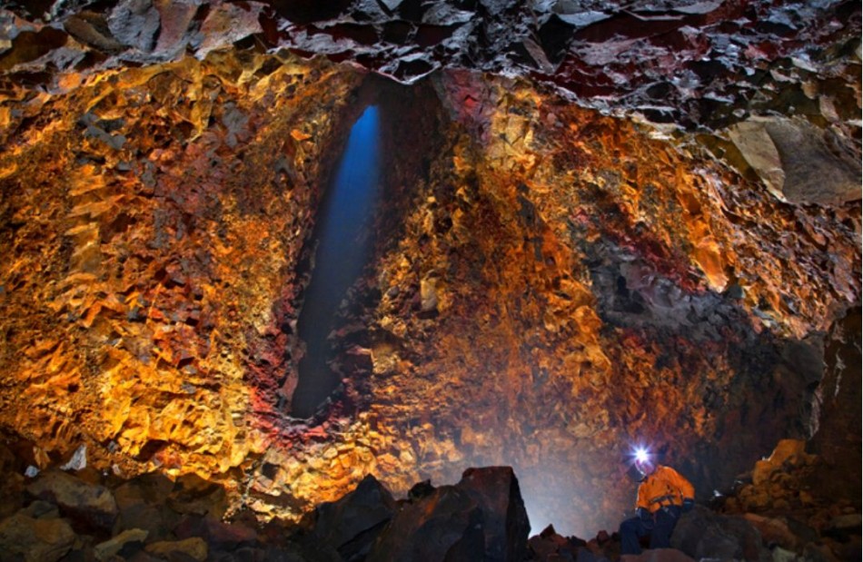 Belly of the Beast: Iceland's Thrihnukagigur Volcano Allows You to ...