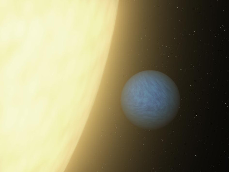 Scientists Discovers Light Emiting From An Mysterious Alien Planet