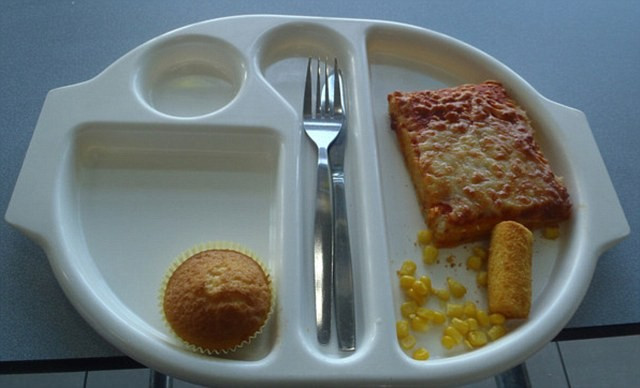 “The pizza in the first pic was alright but I’d have enjoyed more than one croquette. I’m a growing kid and I need to concentrate all afternoon and I cant do it on one croquette. Do any of you think you could?”