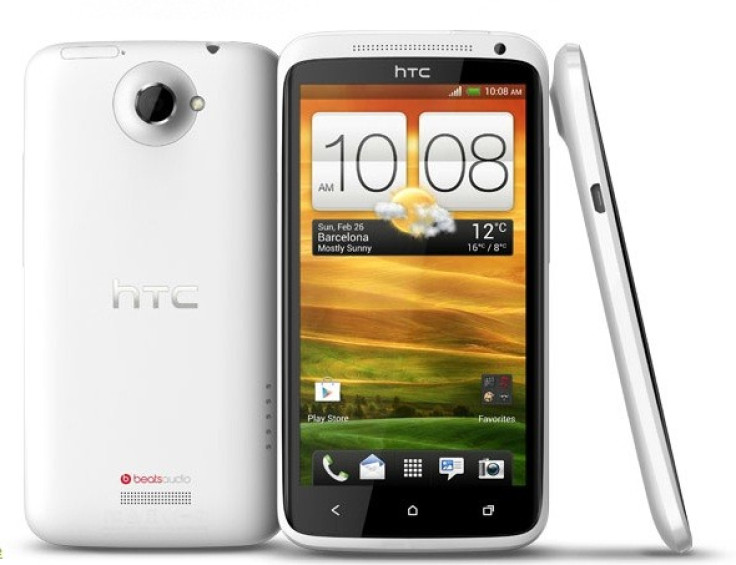 Motorola Razr Maxx vs HTC One X: Which One Would You Buy?