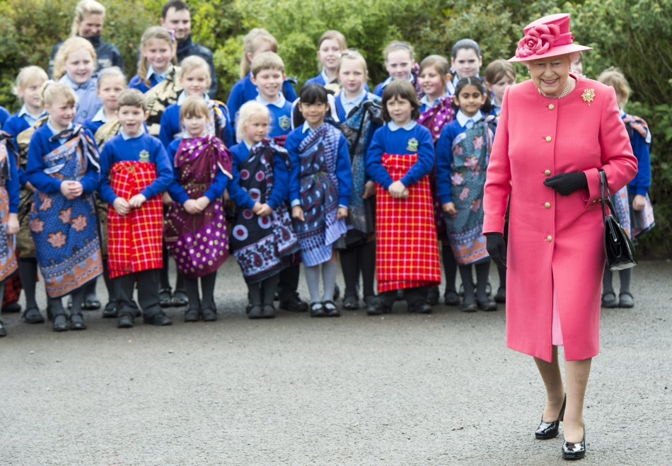 Britain039s Queen Elizabeth visits the Chester Zoo in Chester, northern England