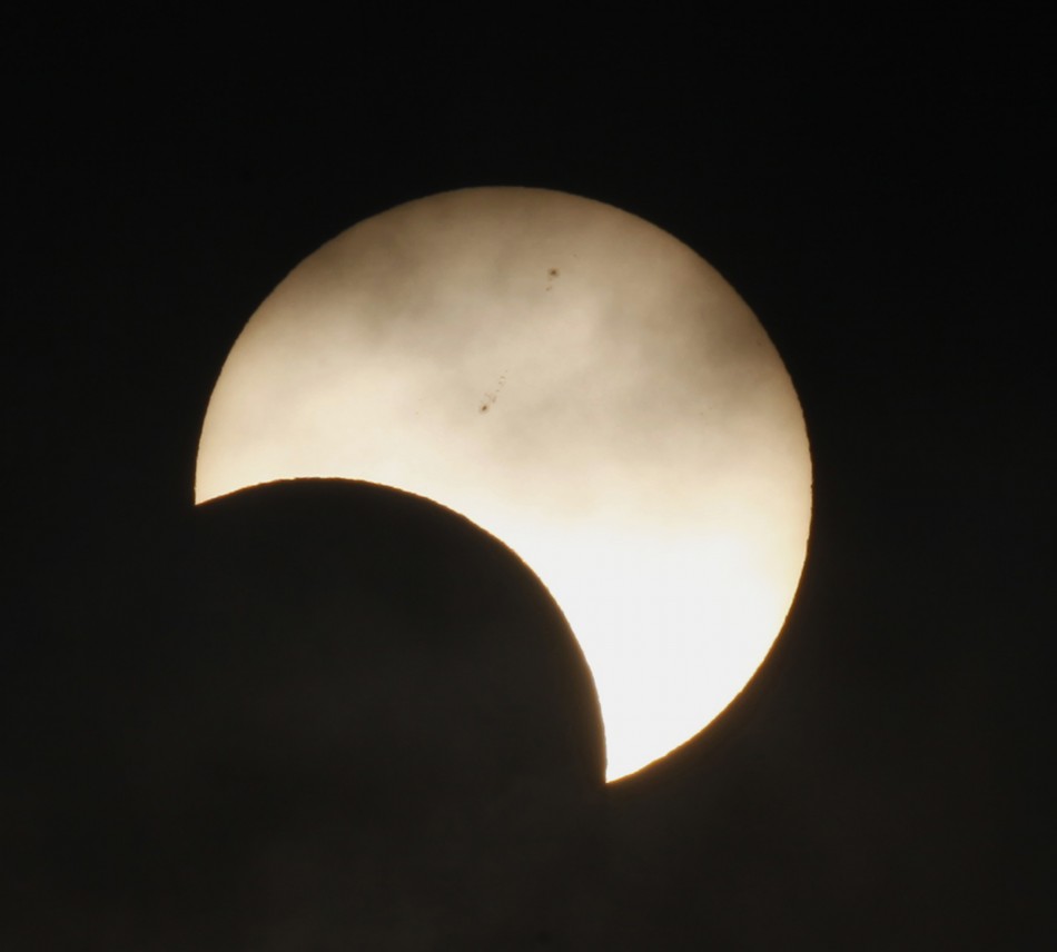 Are you a solar eclipse watcher fanatic who wants to see this years celestial phenomenon in Australia but unfortunately cant fly to Down Under because of varied seasons Theres still good news for you because Slooh Space Camera will broadcast a free, r
