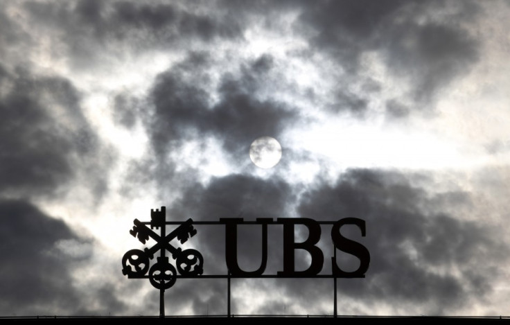 UBS traders fine