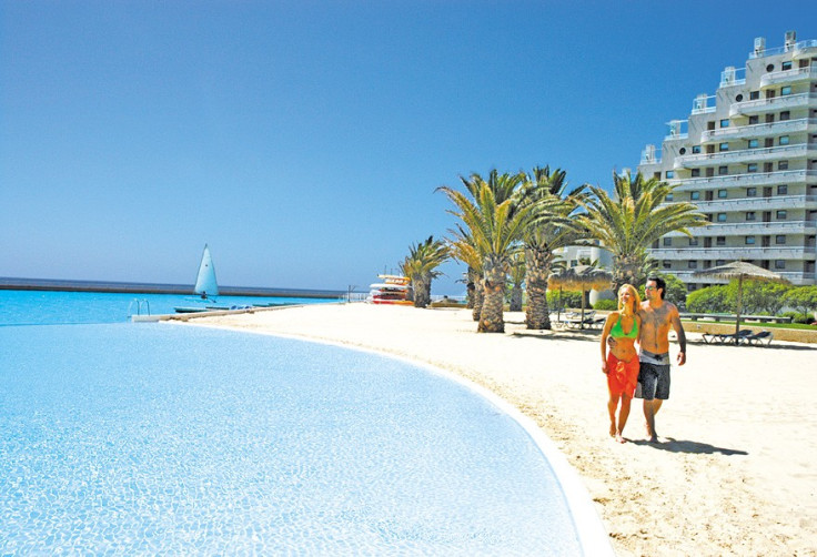 World's largest pool at San Alfonso del Mar resort in Chile. (Photo: San Alfonso del Mar)