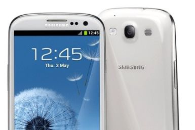 Samsung Galaxy S3 vs Motorola RAZR XT910