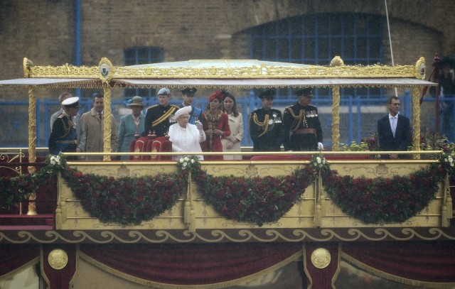 Queens Diamond Jubilee Pageant Did Kate go wrong