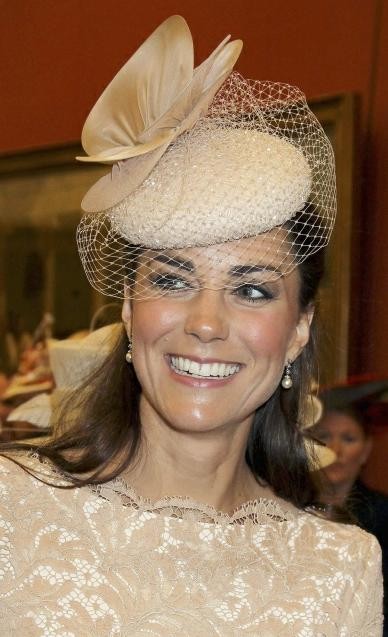 Kate Middleton Opts for fake earrings