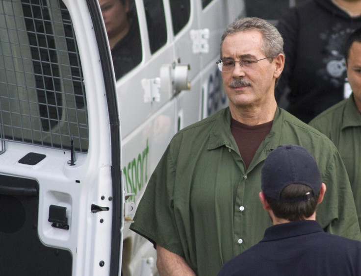 Allen Stanford leaves court in Houston, Texas