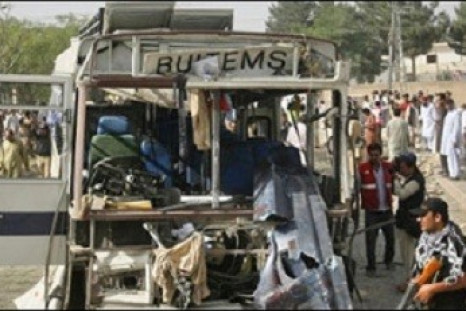 Car bomb explodes near university bus in Quetta, Pakistan, killing four and injuring 40 others
