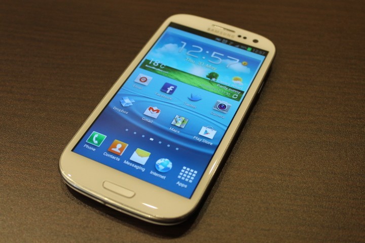 Samsung Galaxy S3 Face Unlock Tricked By Photograph