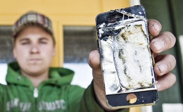 iPhone Catches Fire In Man’s Pocket, Caught On CCTV [VIDEO]