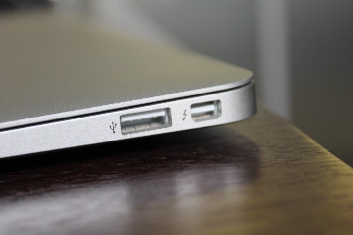 how to transfer photos from macbook air to flash drive