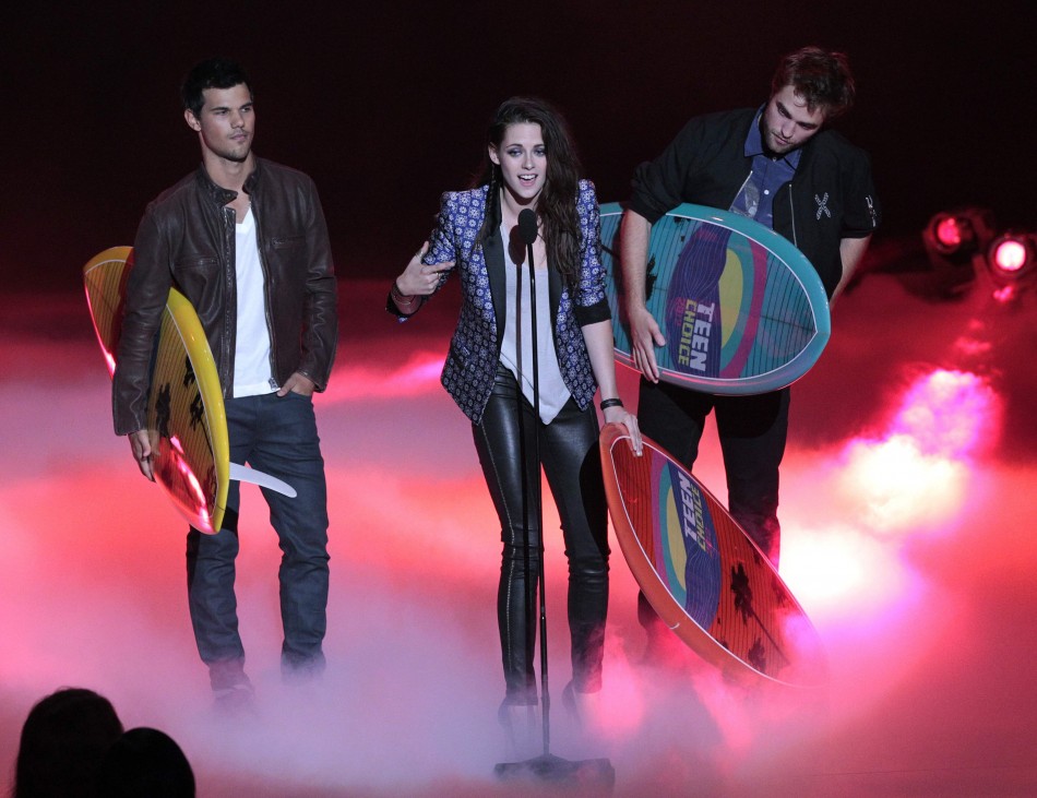 Stewart speaks as she accepts the Ultimate Choice Award at the 2012 Teen Choice Awards in Universal City