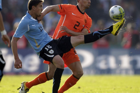Bologna's Uruguayan International Gaston Ramirez (L)