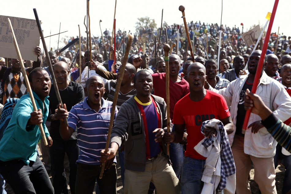 South African Lonmin Miners Death Toll Rises To 30 In Police Shooting Ibtimes Uk