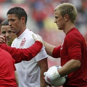 Chelsea Defender Gary Cahill (L)