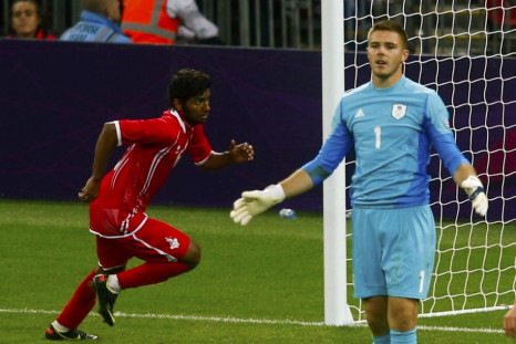 Birmingham City Goalkeeper Jack Butland (R)