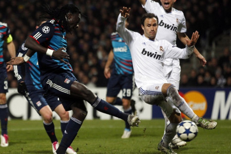 Real Madrid's Ricardo Carvalho (R)