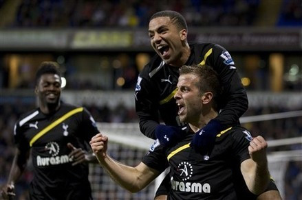 Aaron Lennon and Rafael van der Vaart