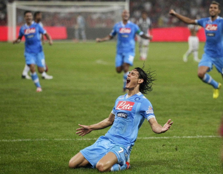 Cavani signs new contract with Napoli