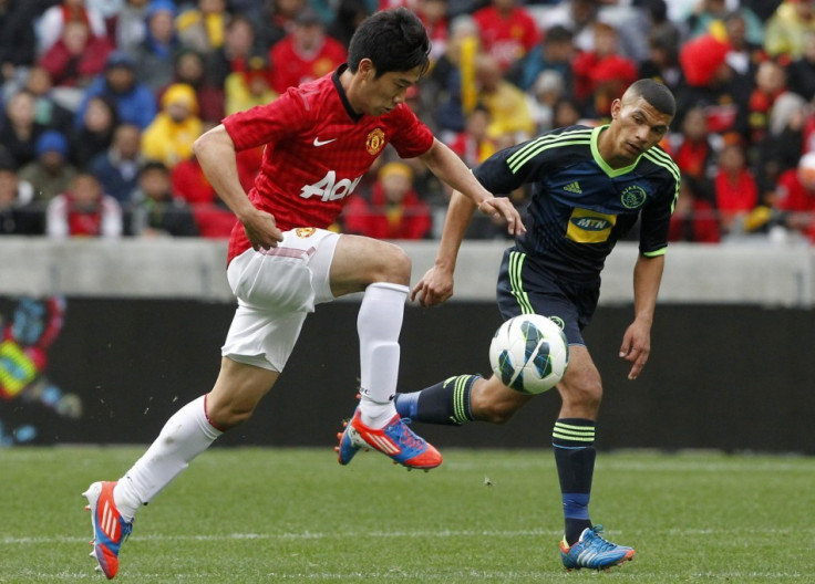 Shinji Kagawa (L)