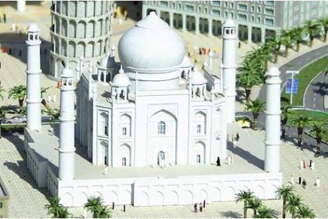 Dubai to Build Own Taj Mahal