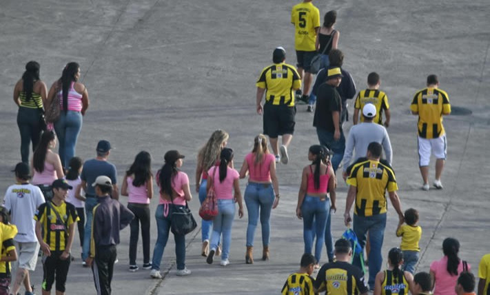 No football match for fans who wore pink for free tickets