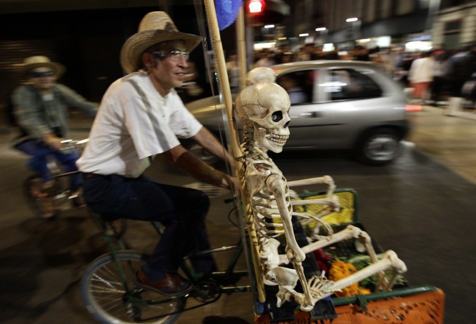 Skeleton passenger