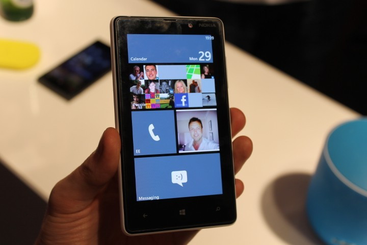 Nokia Lumia 820