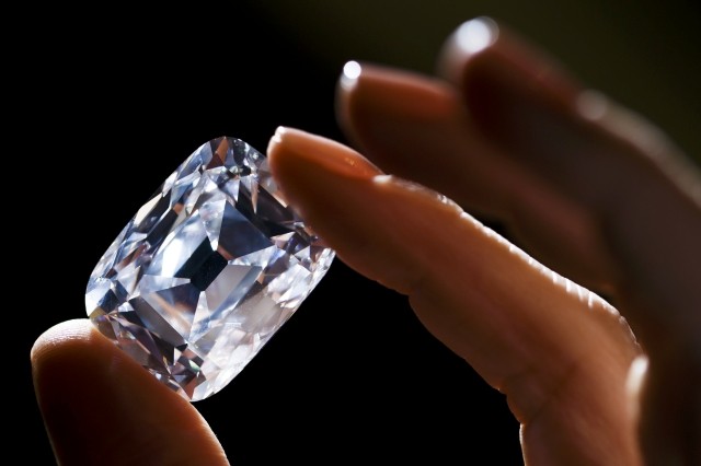 Rare Golconda Diamond Fetches Record £13.52M At Christie’s | IBTimes UK