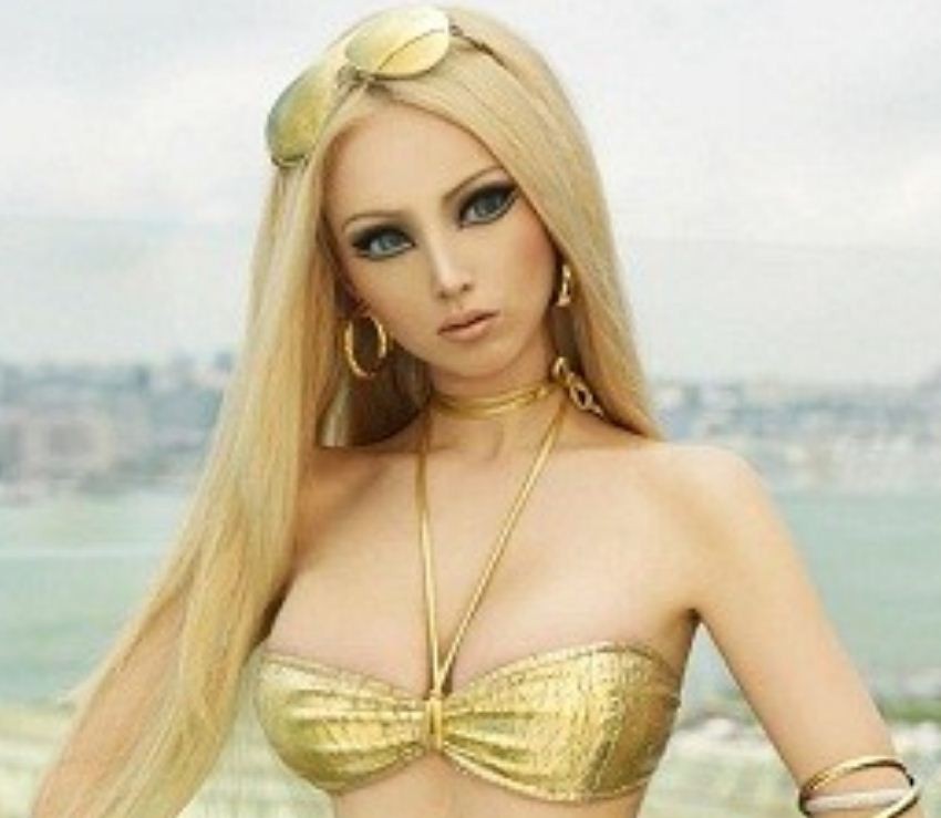 Psychologist Claims RealLife Barbie Doll Valeria Lukyanova Lives In