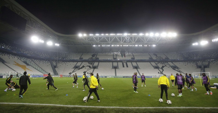 Chelsea train at Juventus Stadium