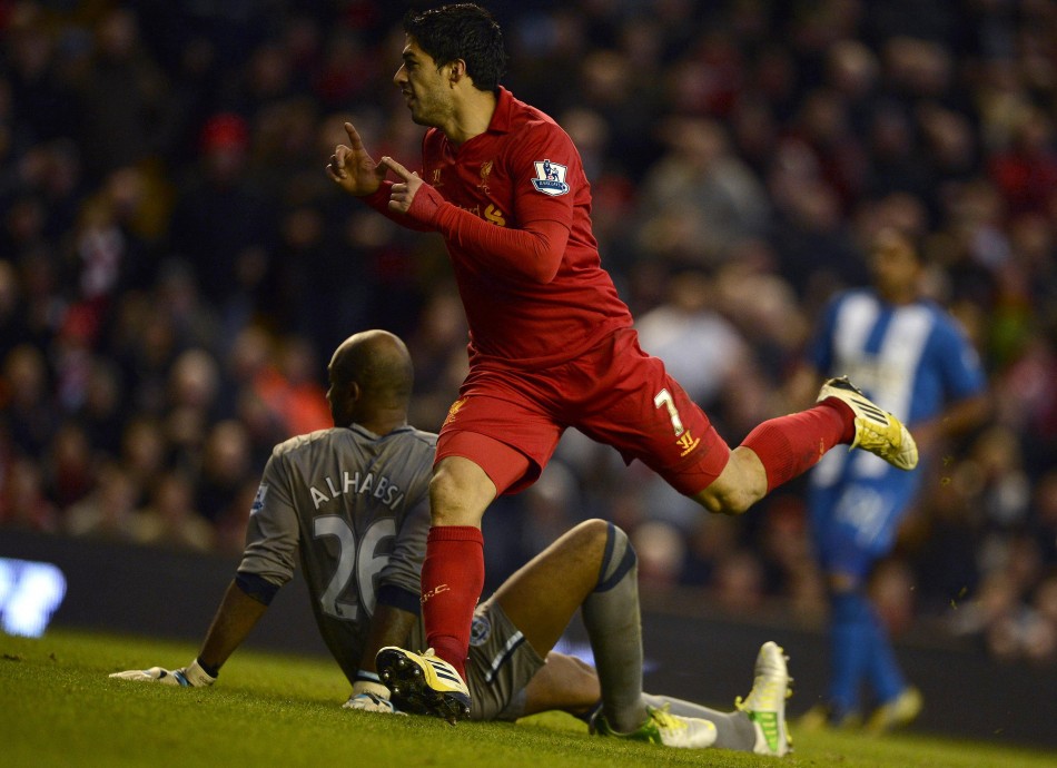 Spanish Club Want Suarez in Striker Merry-Go-Round - Report