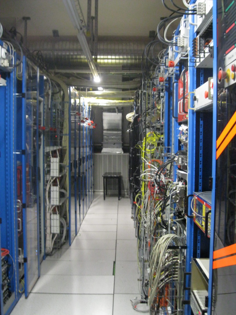 LHC Super Computing Grid