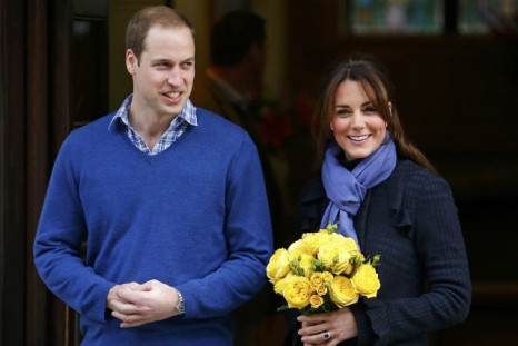 Prince William leaves the King Edward VII hospital with his wife Catherine, Duchess of Cambridge, London December 6, 2012. The nurse who took a prank call revealing details of Kate's pregnancy was found dead a day after Kate left the hospital. (Photo: REU