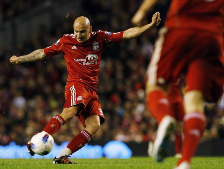 Jonjo Shelvey (L)