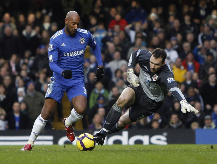 Nicolas Anelka (L)