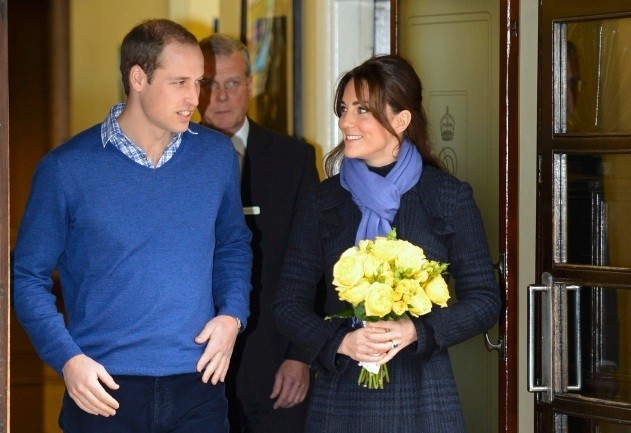 Pregnant Kate Middleton escorted from hospital by William
