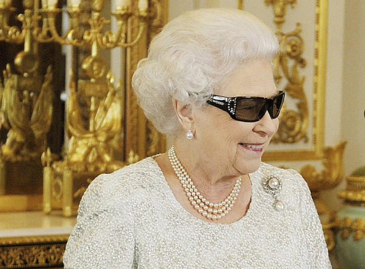 The Queen's Christmas address in 3D