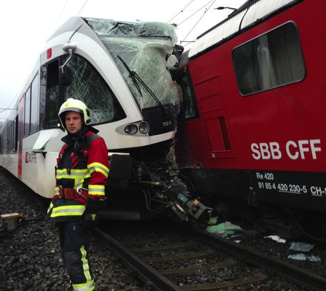 One Eyewitness photographed the wreckage (tagesanzeiger)