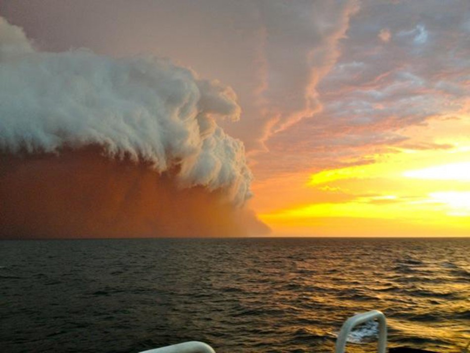 Massive Sandstorm Hits Western Australia PHOTOS