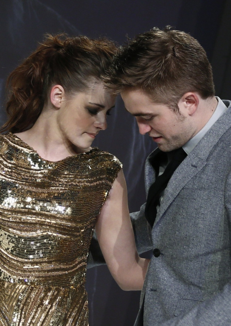 Golden Globes Awards 2013: Robert Pattinson to Present, Will Kristen Stewart be There?