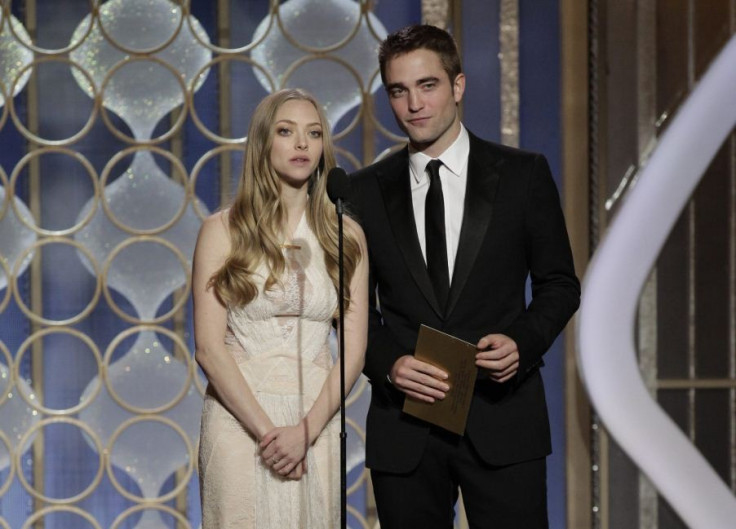 Amanda Seyfried and Robert Pattinson (R)