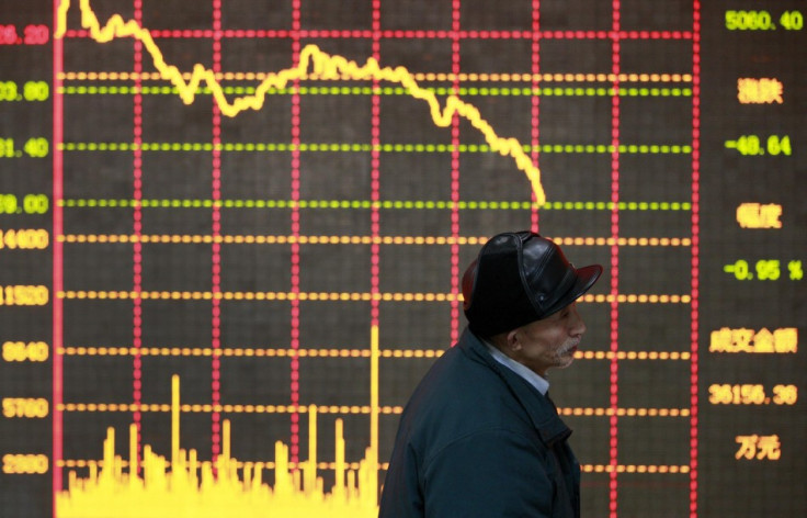 Asian stocks retreat on global economic woes