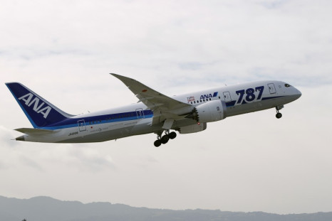 Boeing suspends dreamliner deliveries