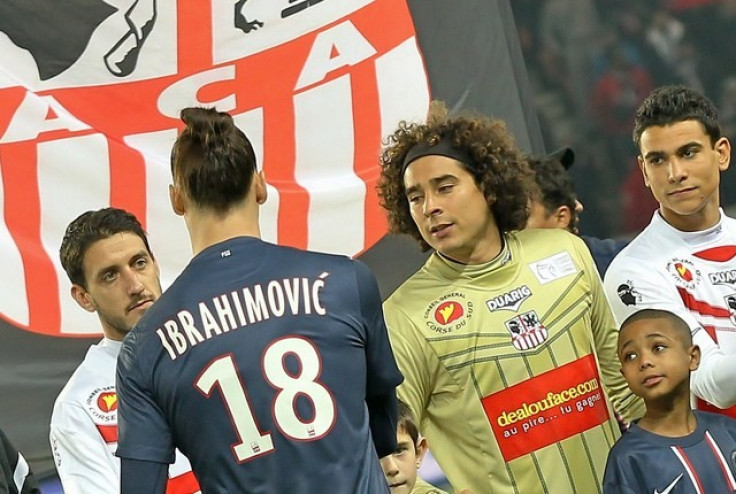 Guillermo Ochoa (R) and Zlatan Ibrahimovic
